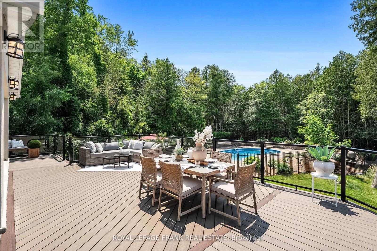 












251 SHERWOOD COURT

,
Oshawa (Northglen),




Ontario
L1G6P5

