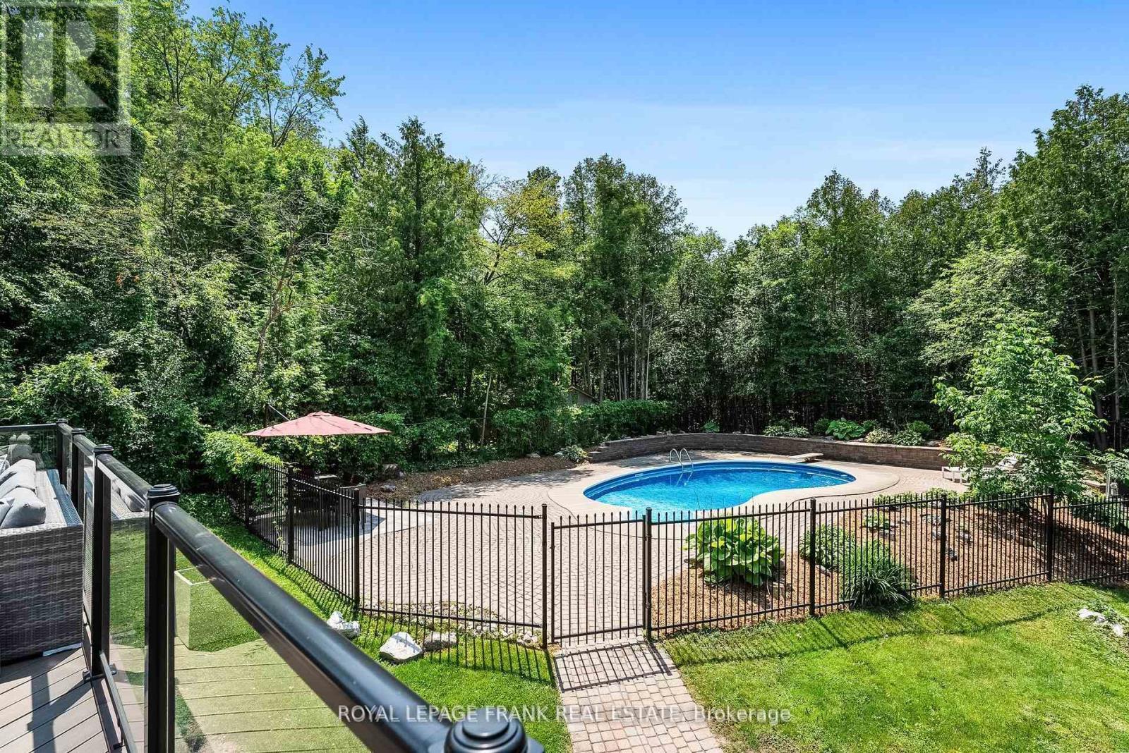 












251 SHERWOOD COURT

,
Oshawa (Northglen),




Ontario
L1G6P5


