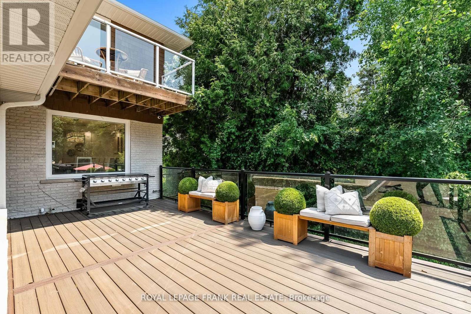 












251 SHERWOOD COURT

,
Oshawa (Northglen),




Ontario
L1G6P5

