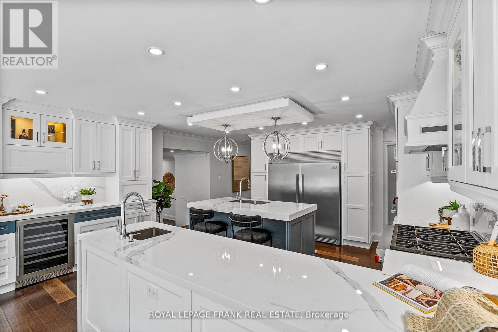 












251 SHERWOOD COURT

,
Oshawa (Northglen),




Ontario
L1G6P5

