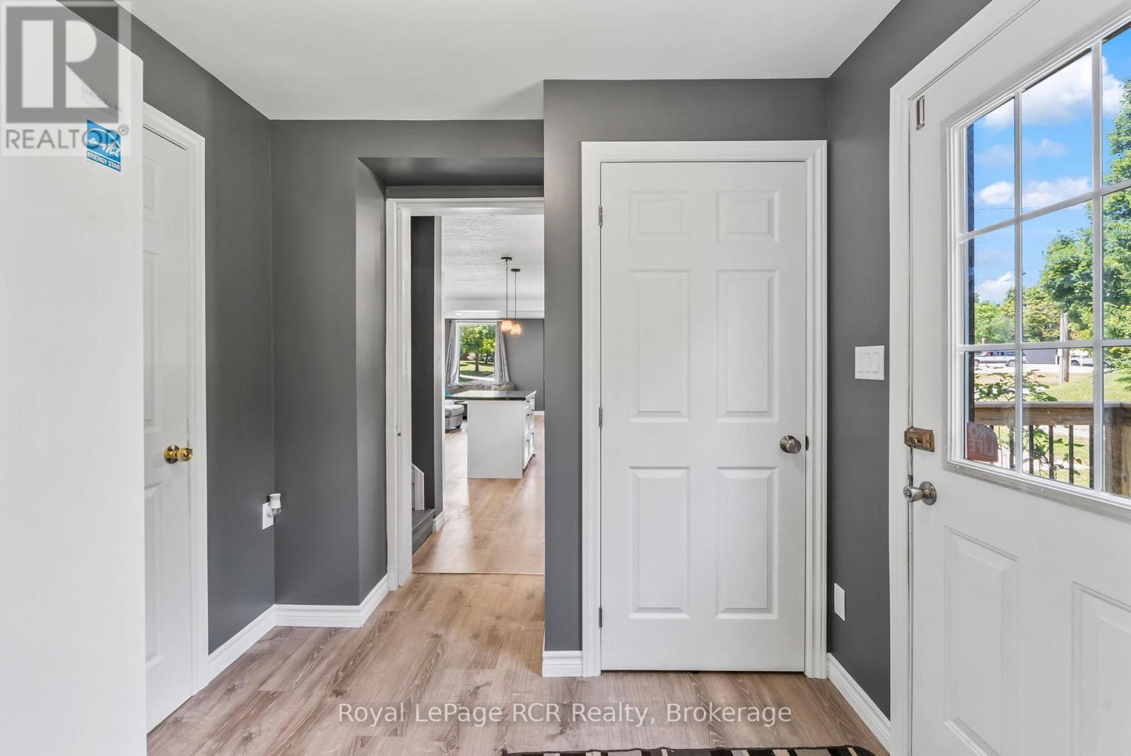 












343 10TH AVENUE

,
Hanover,




Ontario
N4N2N4

