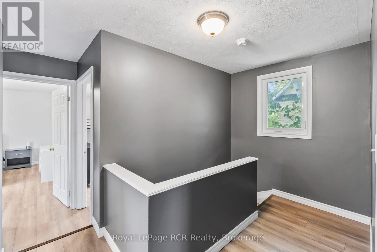 












343 10TH AVENUE

,
Hanover,




Ontario
N4N2N4

