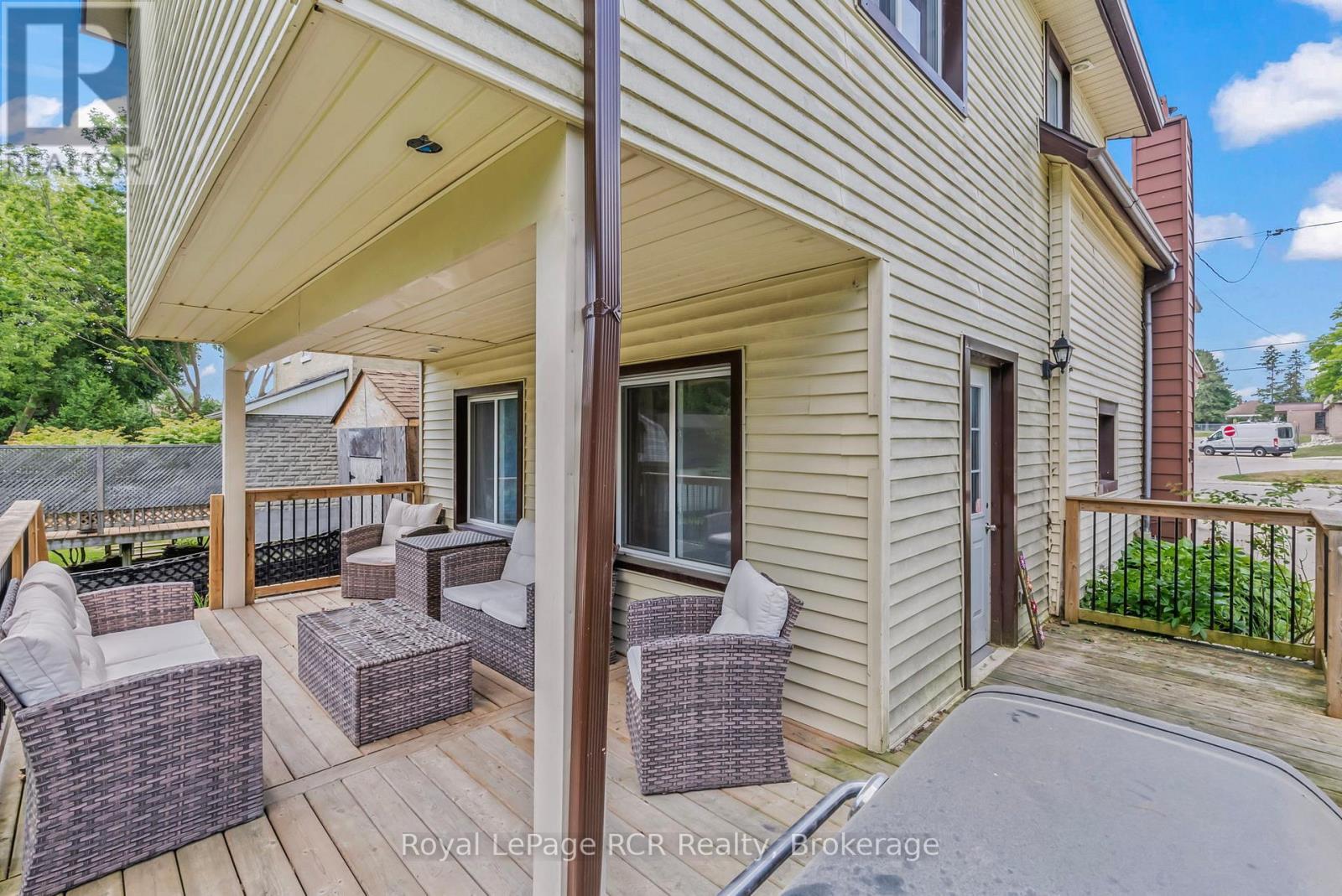 












343 10TH AVENUE

,
Hanover,




Ontario
N4N2N4

