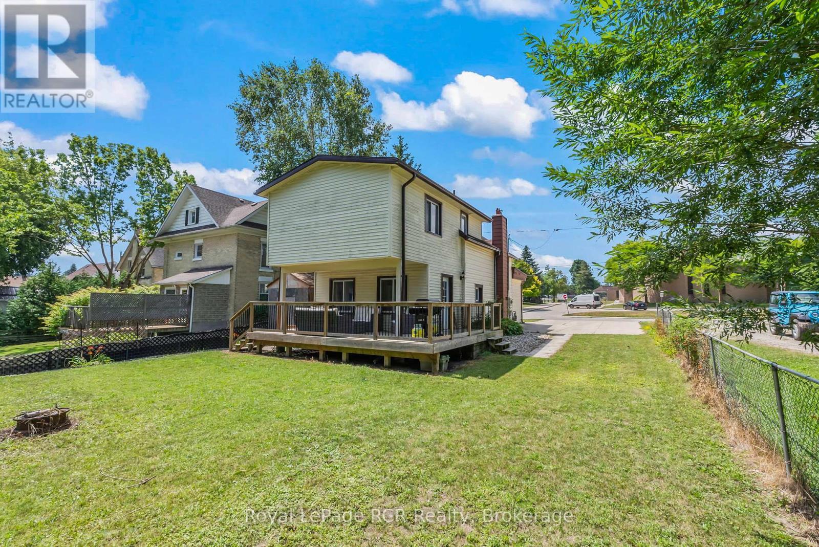 












343 10TH AVENUE

,
Hanover,




Ontario
N4N2N4

