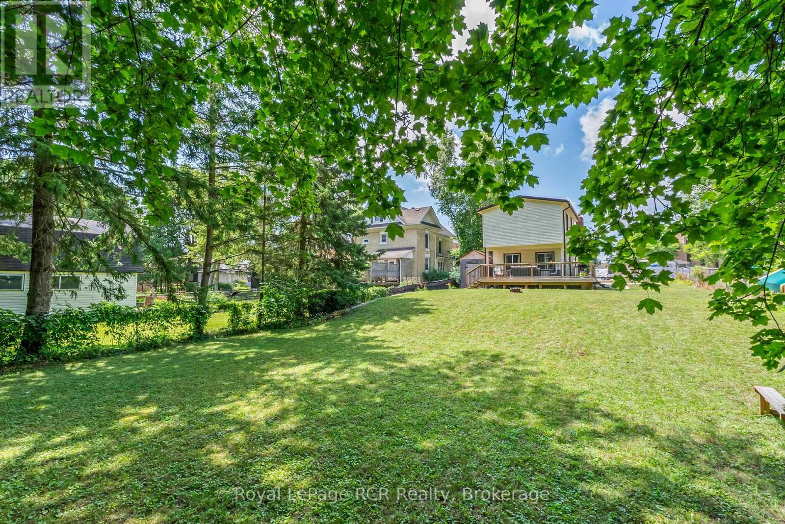 












343 10TH AVENUE

,
Hanover,




Ontario
N4N2N4

