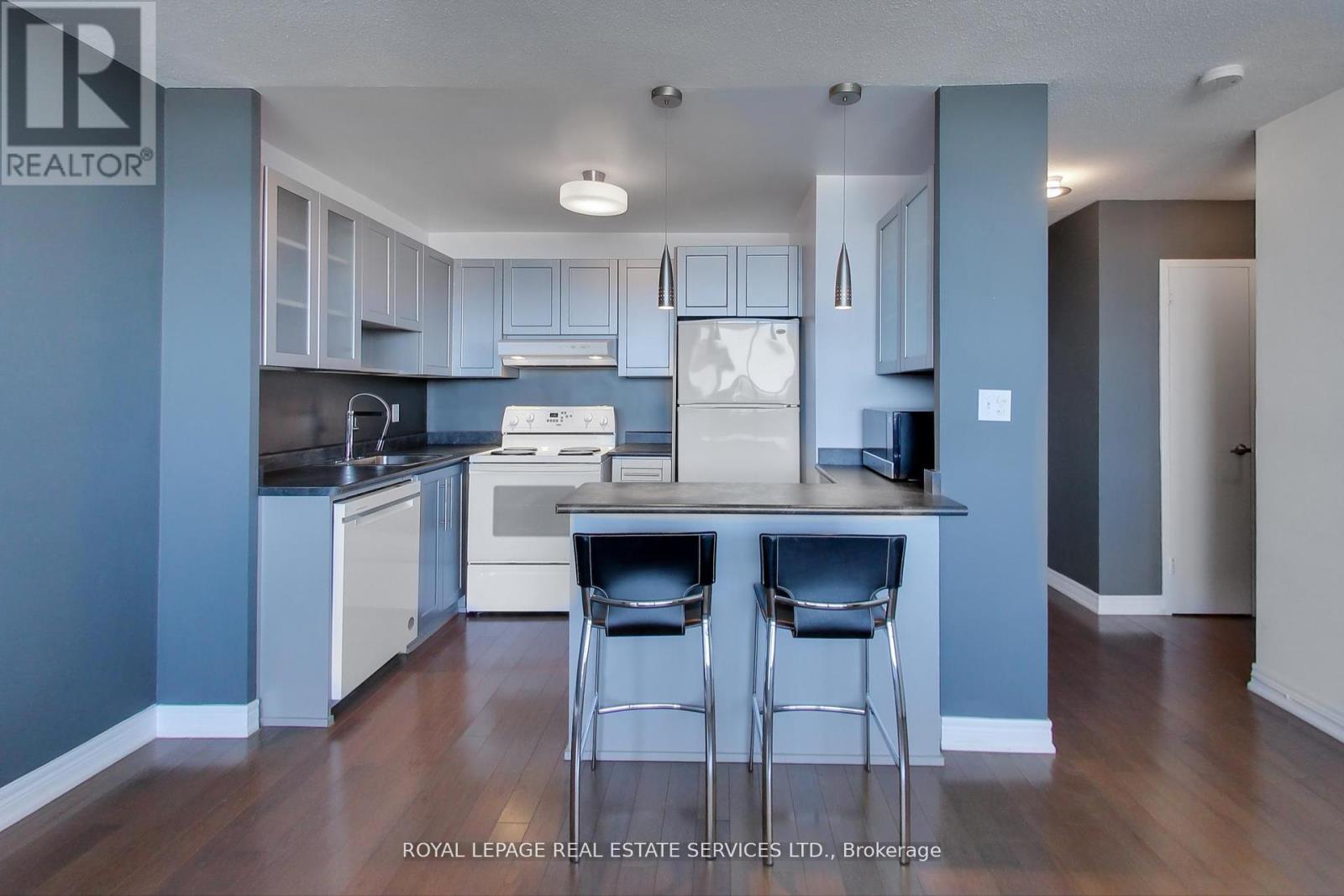












1412 - 40 HOMEWOOD AVENUE

,
Toronto,




Ontario
M4Y2K2

