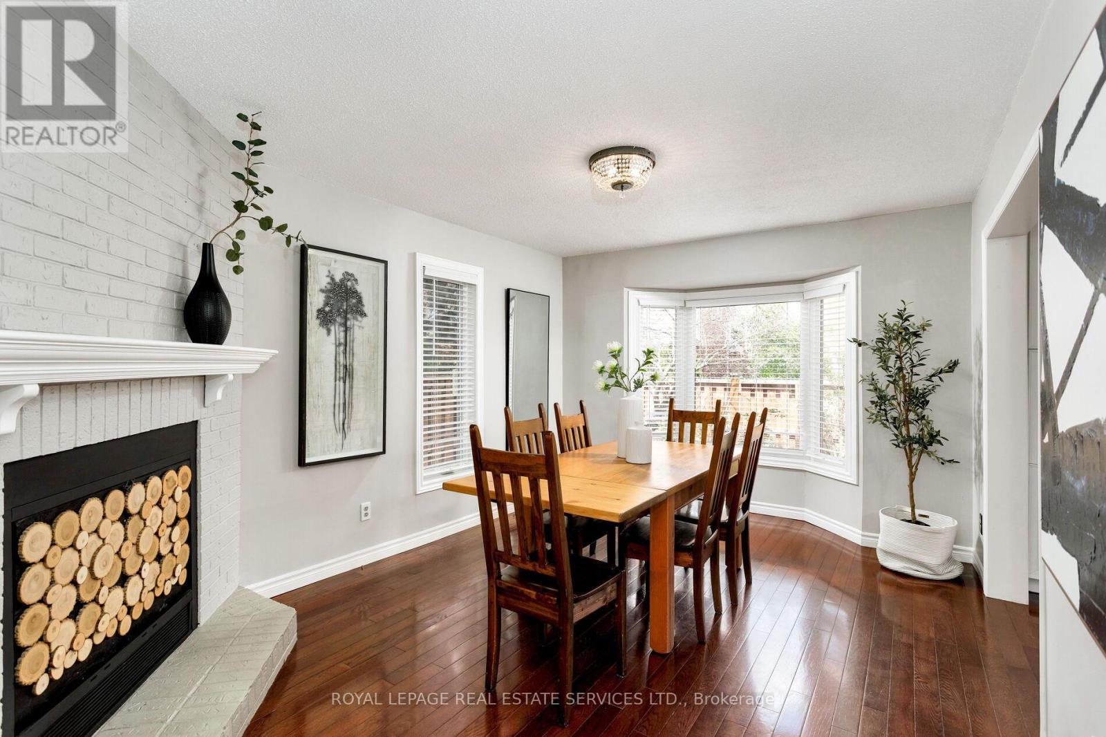 












7 - 2006 GLENADA CRESCENT

,
Oakville,




Ontario
L6H5R9

