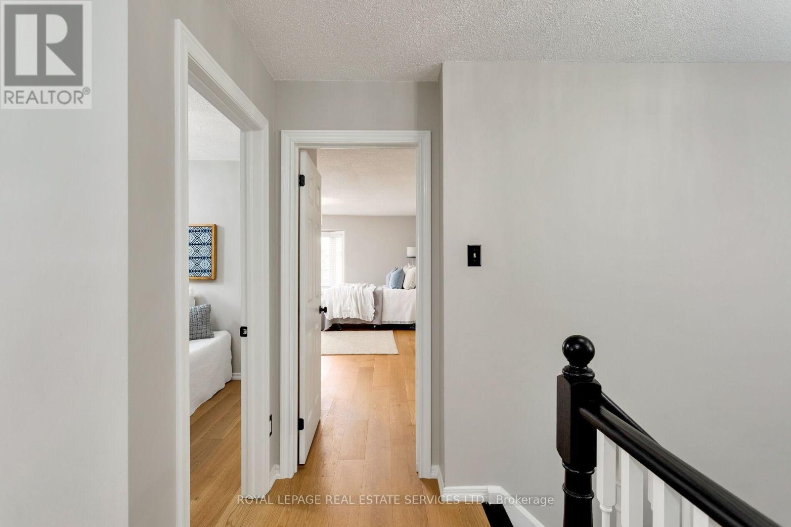 












7 - 2006 GLENADA CRESCENT

,
Oakville,




Ontario
L6H5R9

