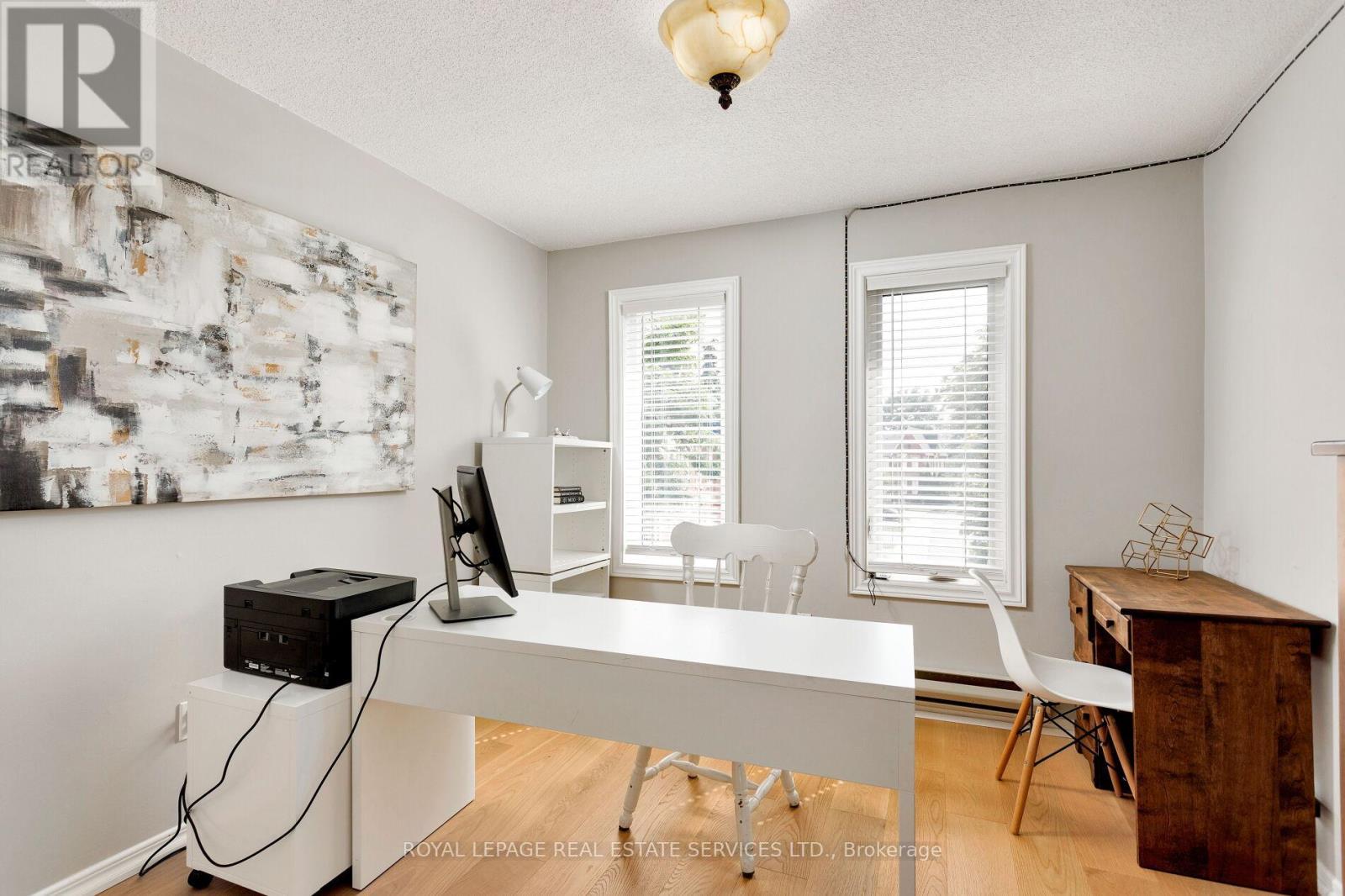 












7 - 2006 GLENADA CRESCENT

,
Oakville,




Ontario
L6H5R9

