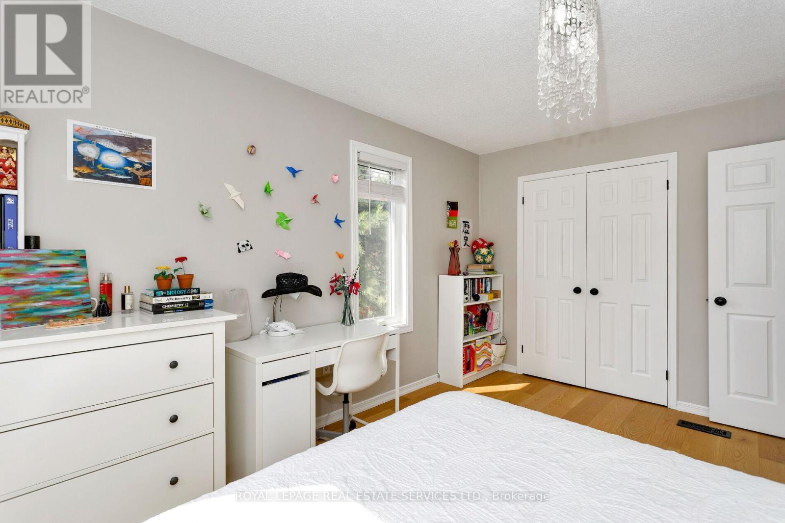 












7 - 2006 GLENADA CRESCENT

,
Oakville,




Ontario
L6H5R9

