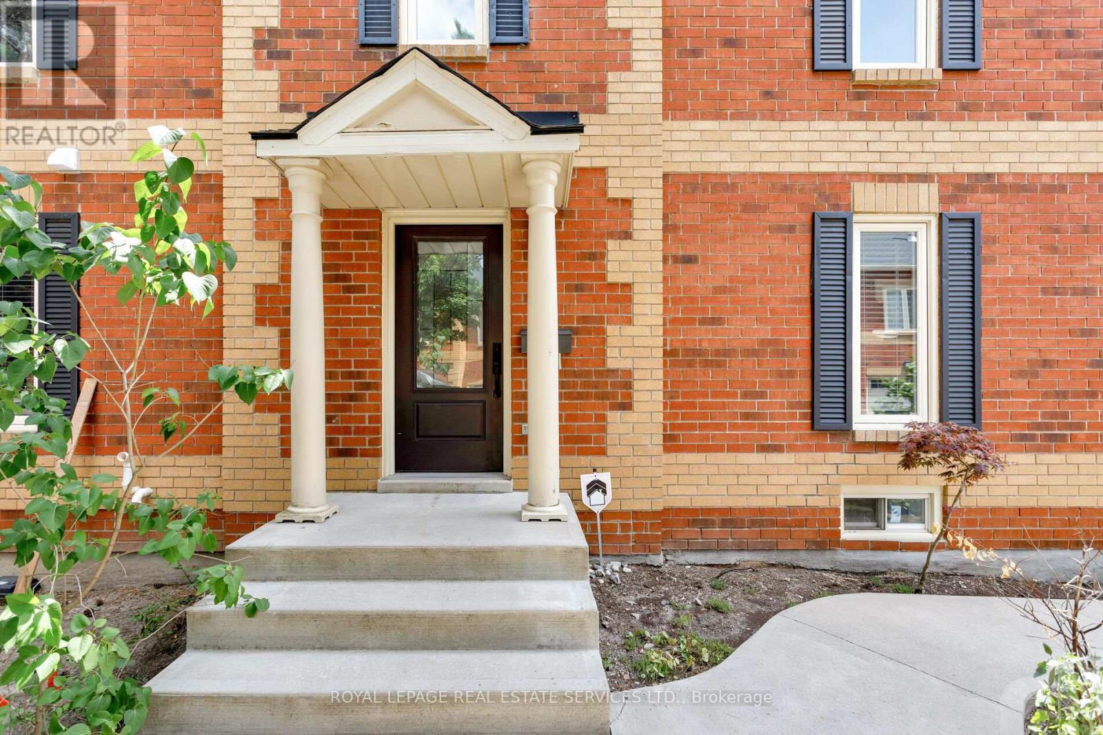 












7 - 2006 GLENADA CRESCENT

,
Oakville,




Ontario
L6H5R9

