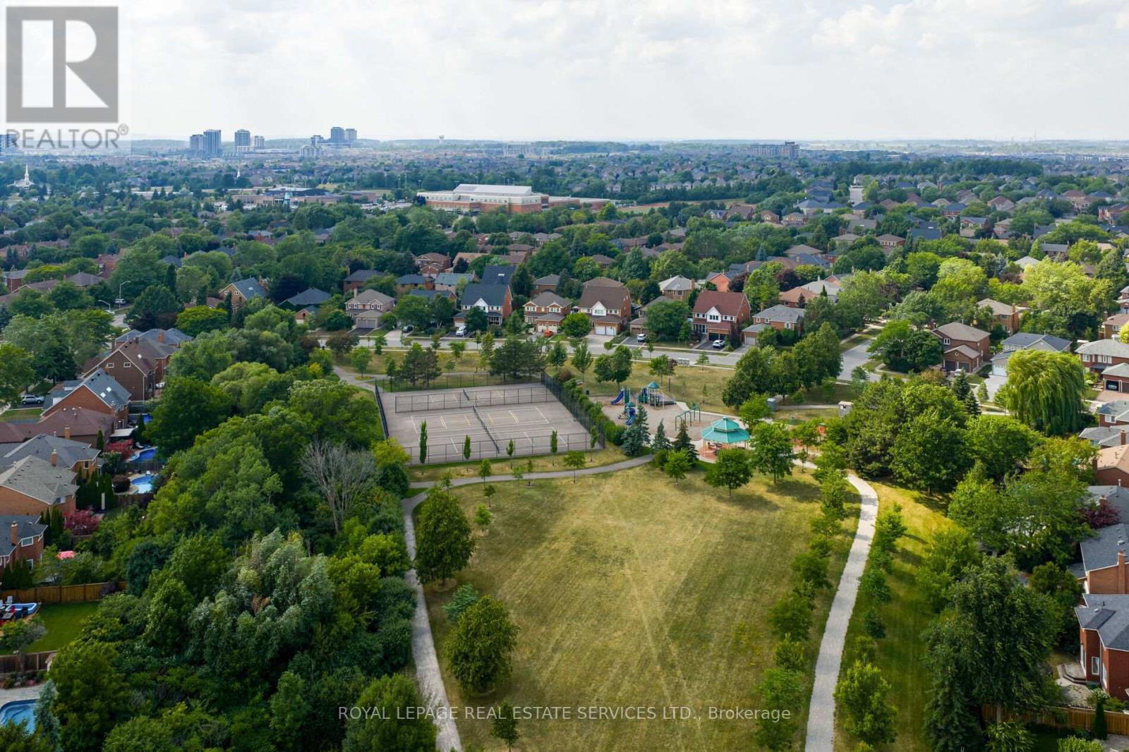 












7 - 2006 GLENADA CRESCENT

,
Oakville,




Ontario
L6H5R9

