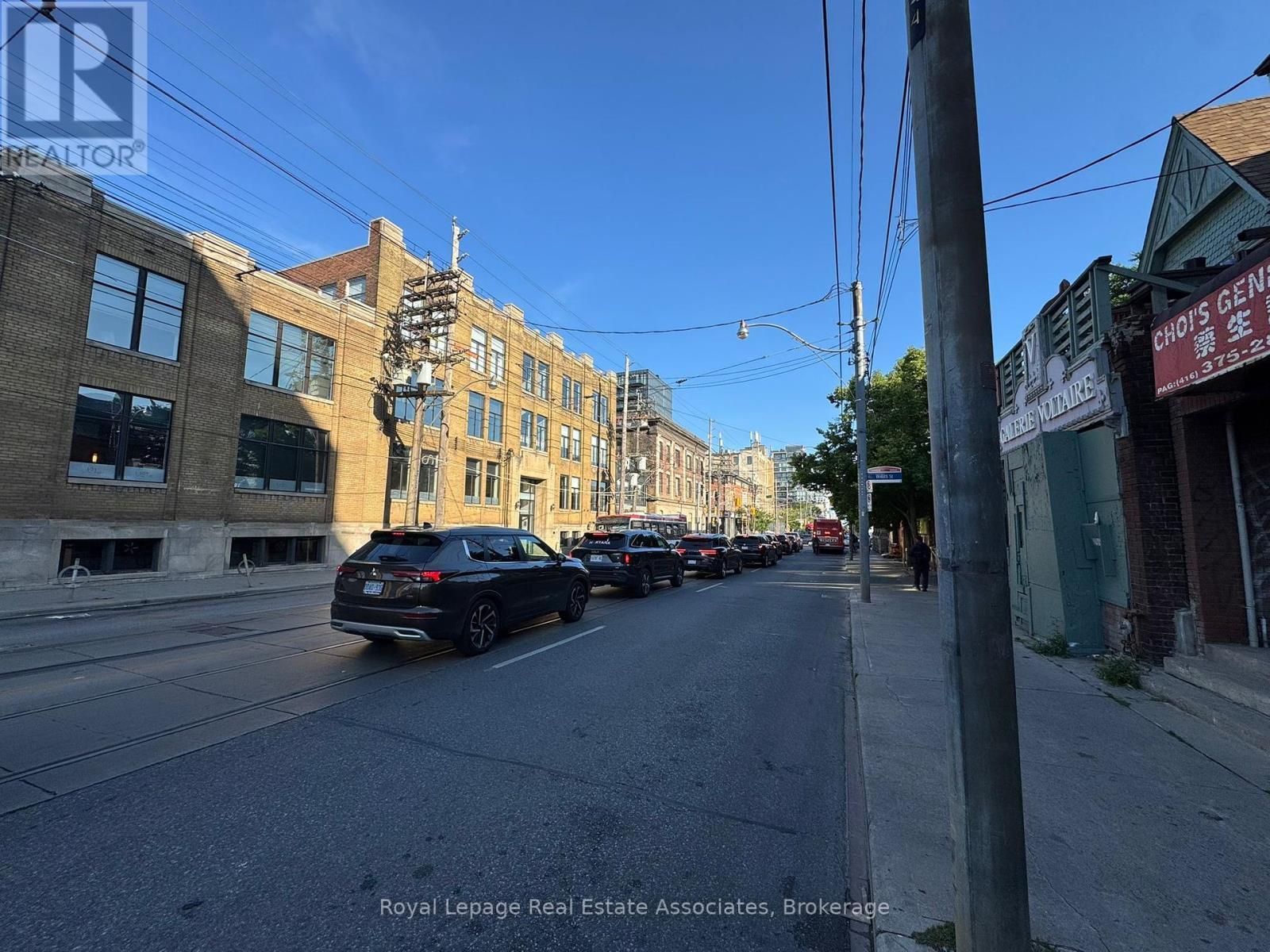 












MAIN FLOOR - 200 BATHURST STREET

,
Toronto,




Ontario
M5T2R8

