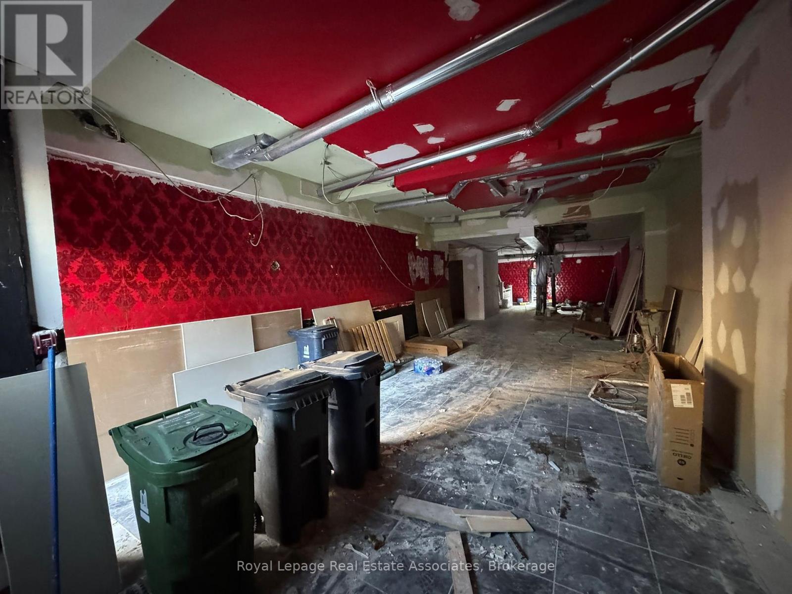 












MAIN FLOOR - 200 BATHURST STREET

,
Toronto,




Ontario
M5T2R8

