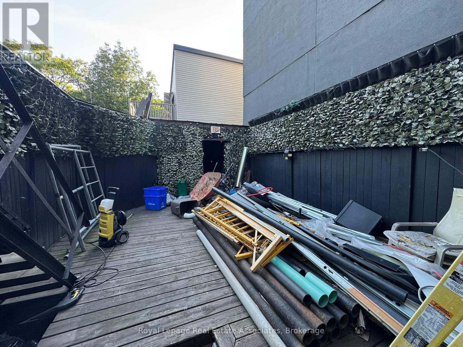 












MAIN FLOOR - 200 BATHURST STREET

,
Toronto,




Ontario
M5T2R8

