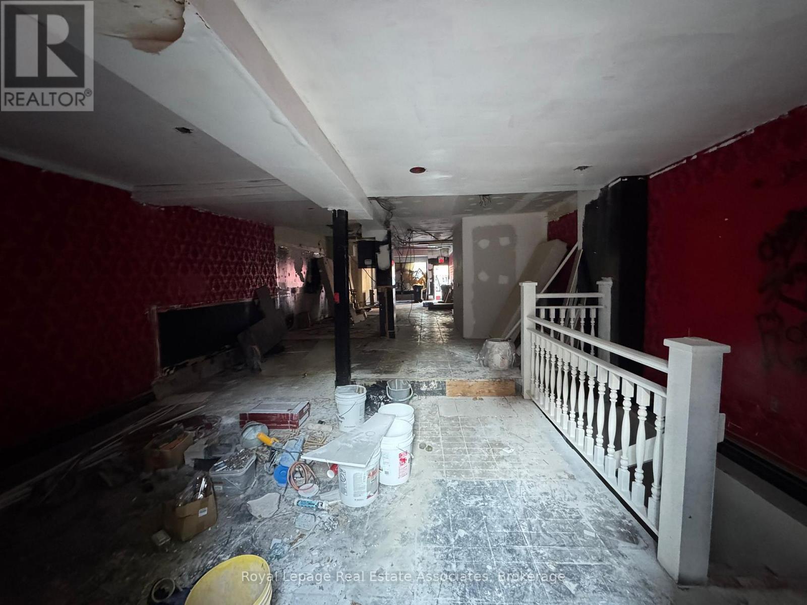 












MAIN FLOOR - 200 BATHURST STREET

,
Toronto,




Ontario
M5T2R8

