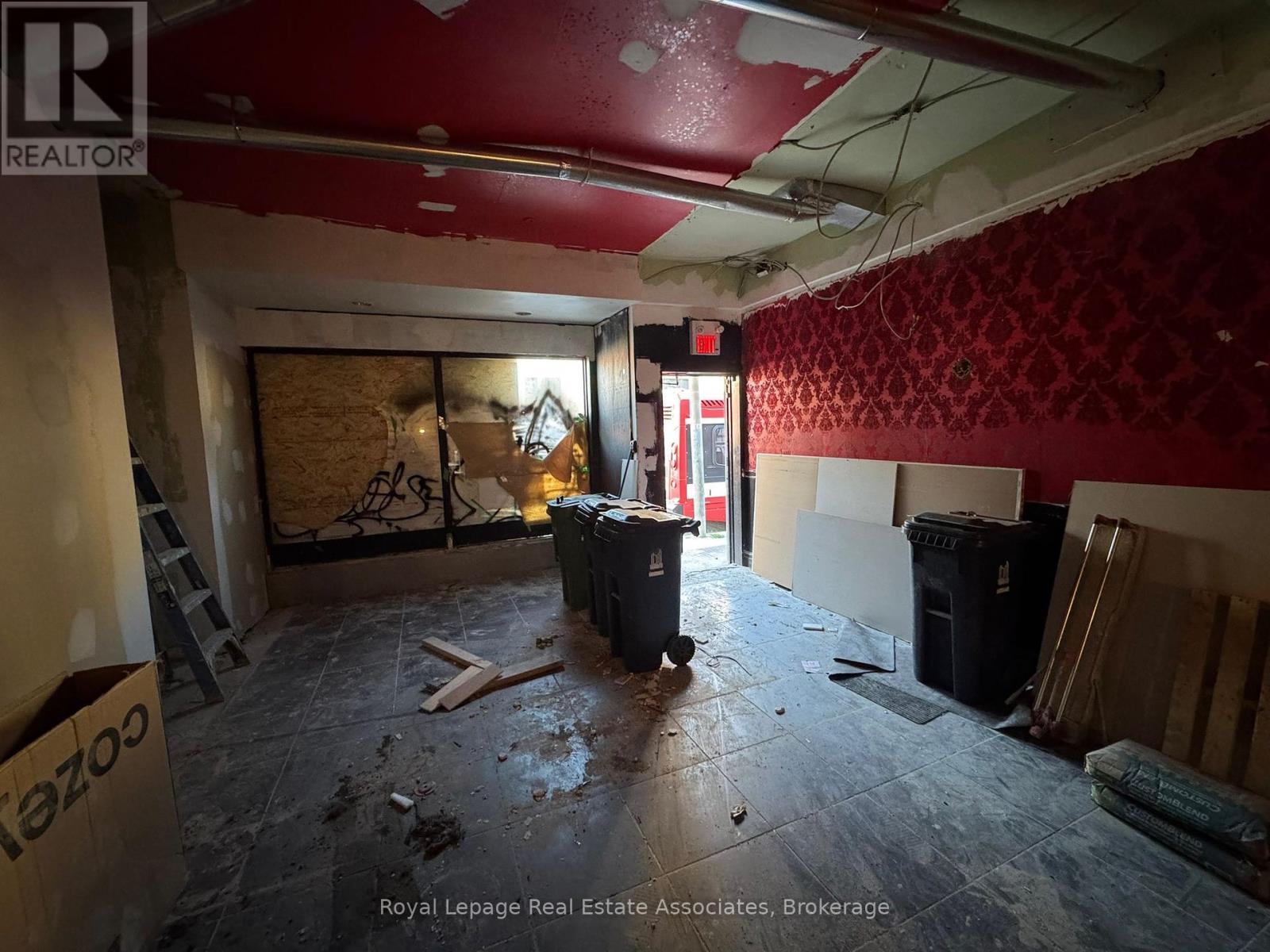 












MAIN FLOOR - 200 BATHURST STREET

,
Toronto,




Ontario
M5T2R8

