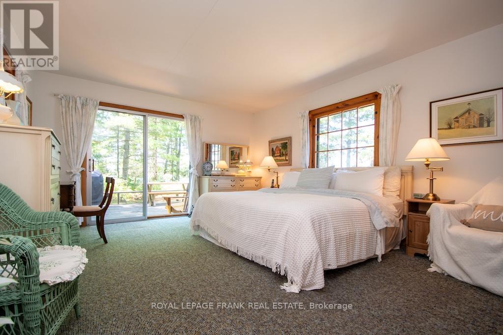 












144/149 ISLAND 22 KASSHABOG LAKE

,
Havelock-Belmont-Methuen,




Ontario
K0L2H0

