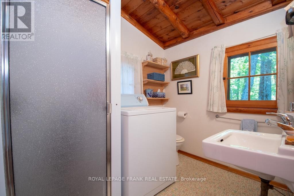 












144/149 ISLAND 22 KASSHABOG LAKE

,
Havelock-Belmont-Methuen,




Ontario
K0L2H0


