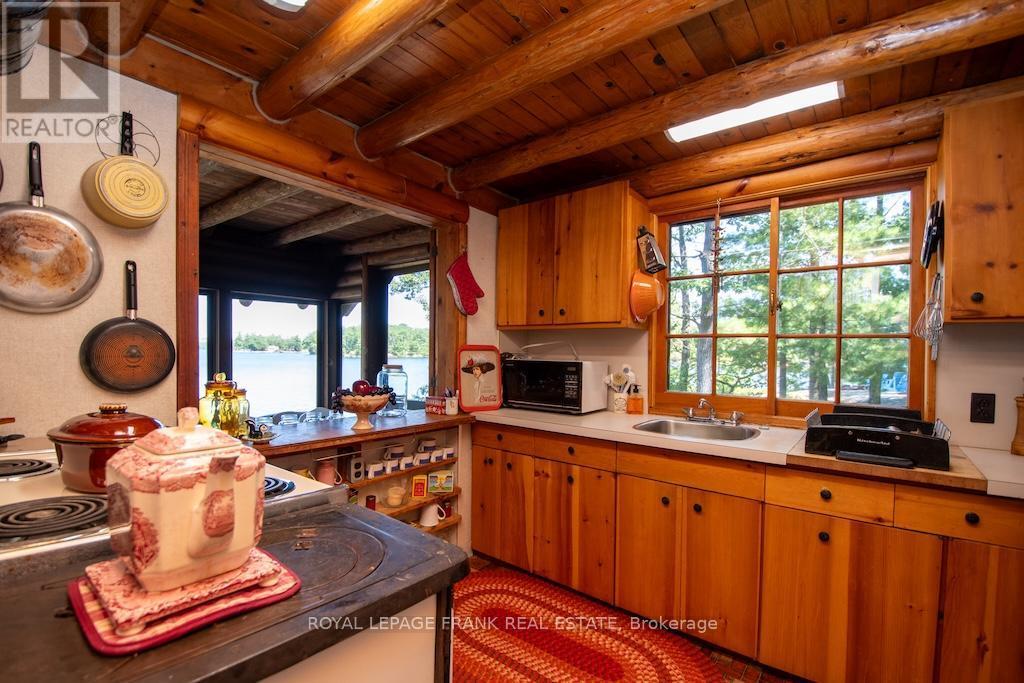 












144/149 ISLAND 22 KASSHABOG LAKE

,
Havelock-Belmont-Methuen,




Ontario
K0L2H0

