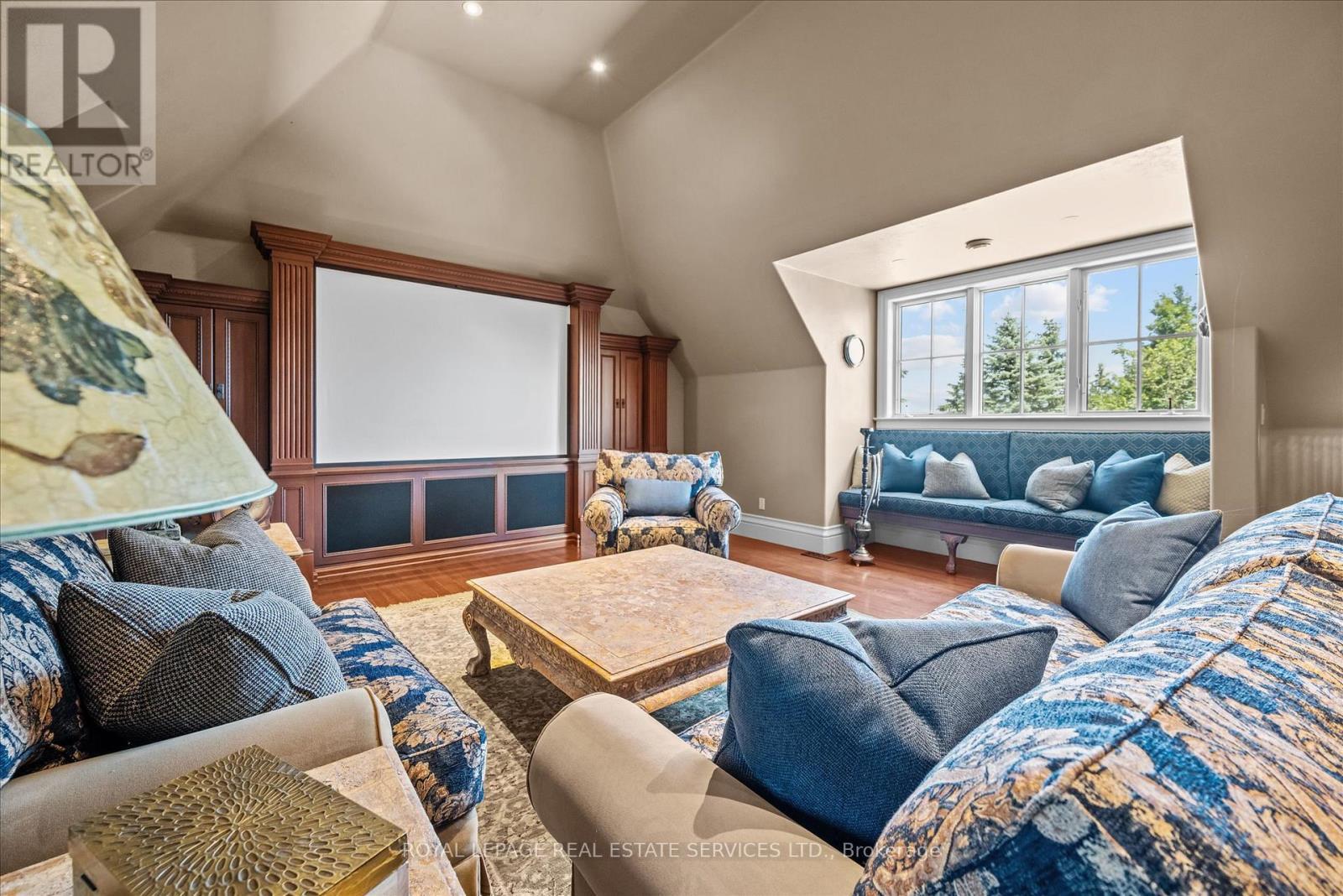 












10090 PINEVIEW TRAIL

,
Milton,




Ontario
L0P1B0

