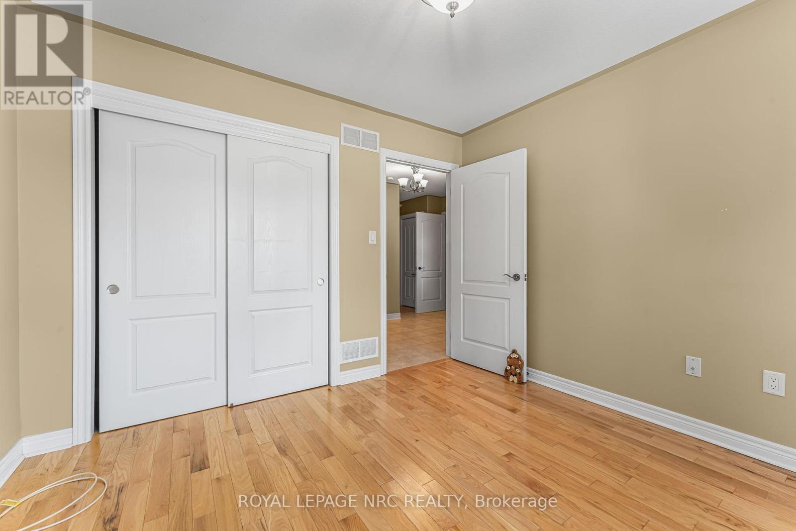 












48 BRIDGEWATER COURT

,
Welland (N. Welland),




Ontario
L3C7M6

