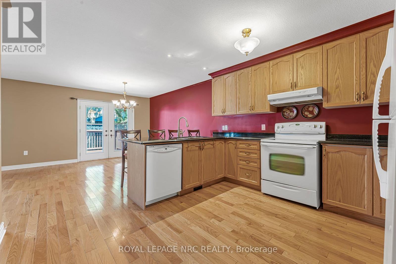 












48 BRIDGEWATER COURT

,
Welland (N. Welland),




Ontario
L3C7M6

