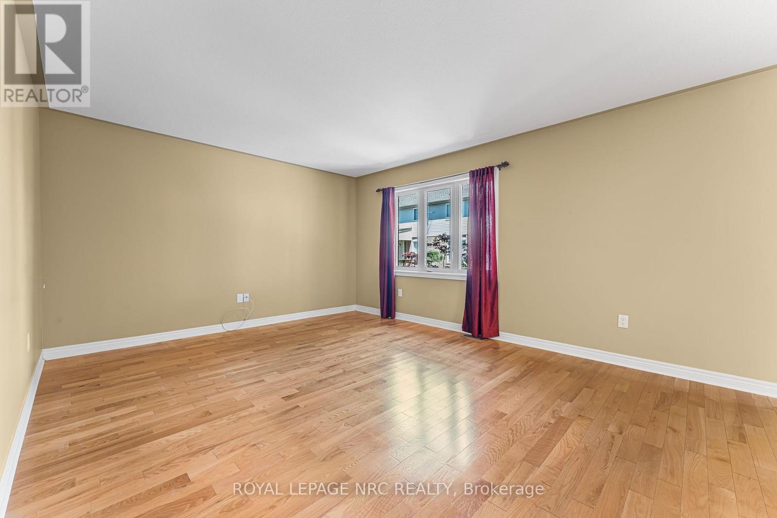 












48 BRIDGEWATER COURT

,
Welland (N. Welland),




Ontario
L3C7M6

