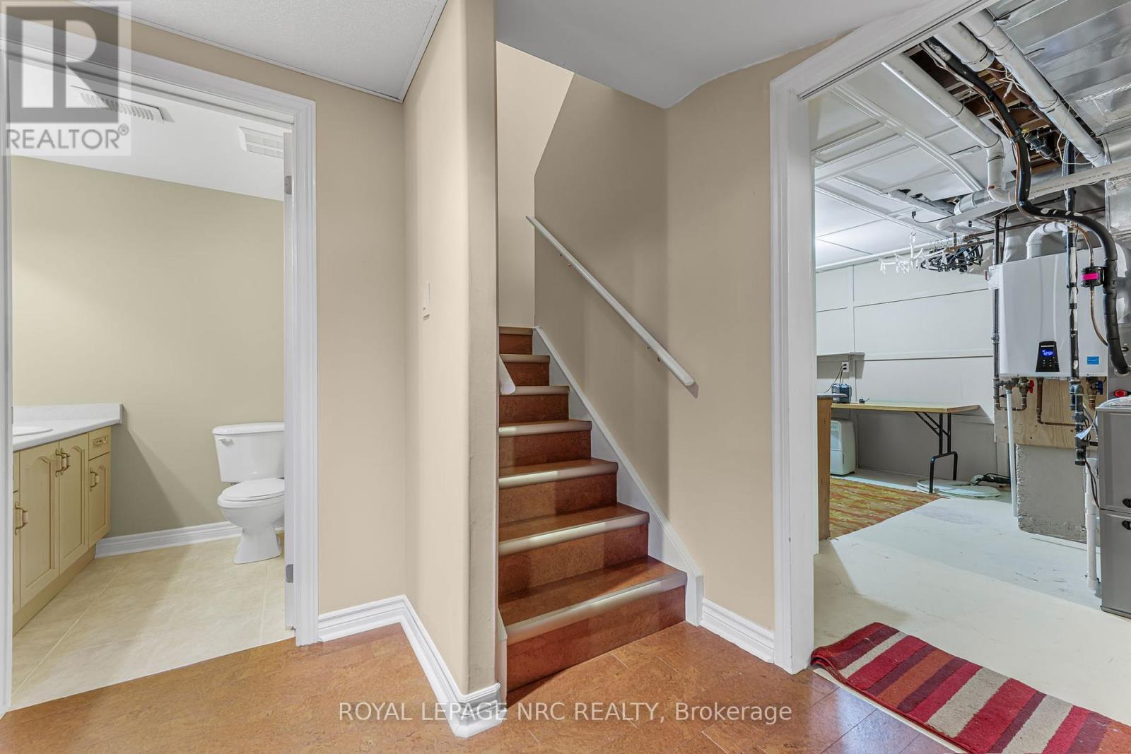 












48 BRIDGEWATER COURT

,
Welland (N. Welland),




Ontario
L3C7M6

