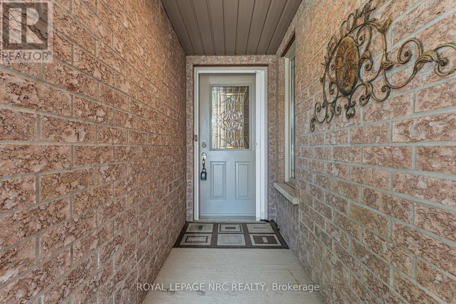 












48 BRIDGEWATER COURT

,
Welland (N. Welland),




Ontario
L3C7M6

