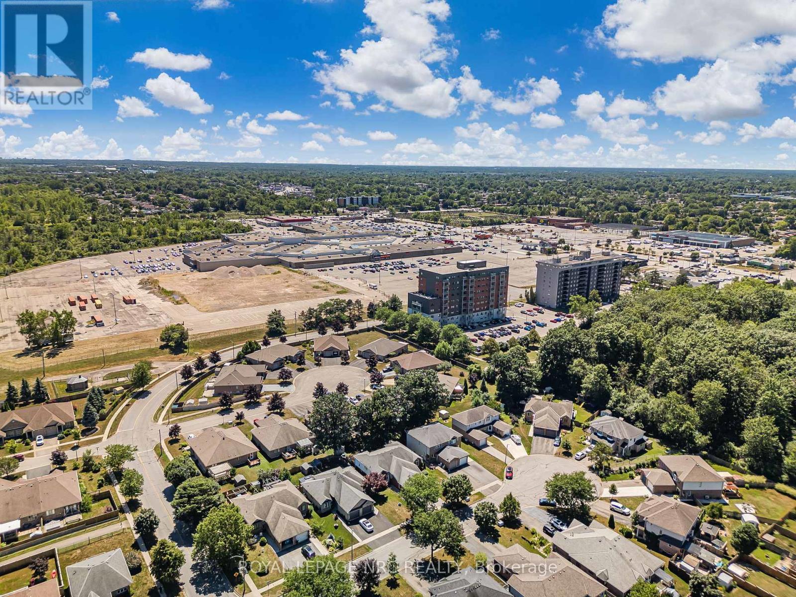 












48 BRIDGEWATER COURT

,
Welland (N. Welland),




Ontario
L3C7M6

