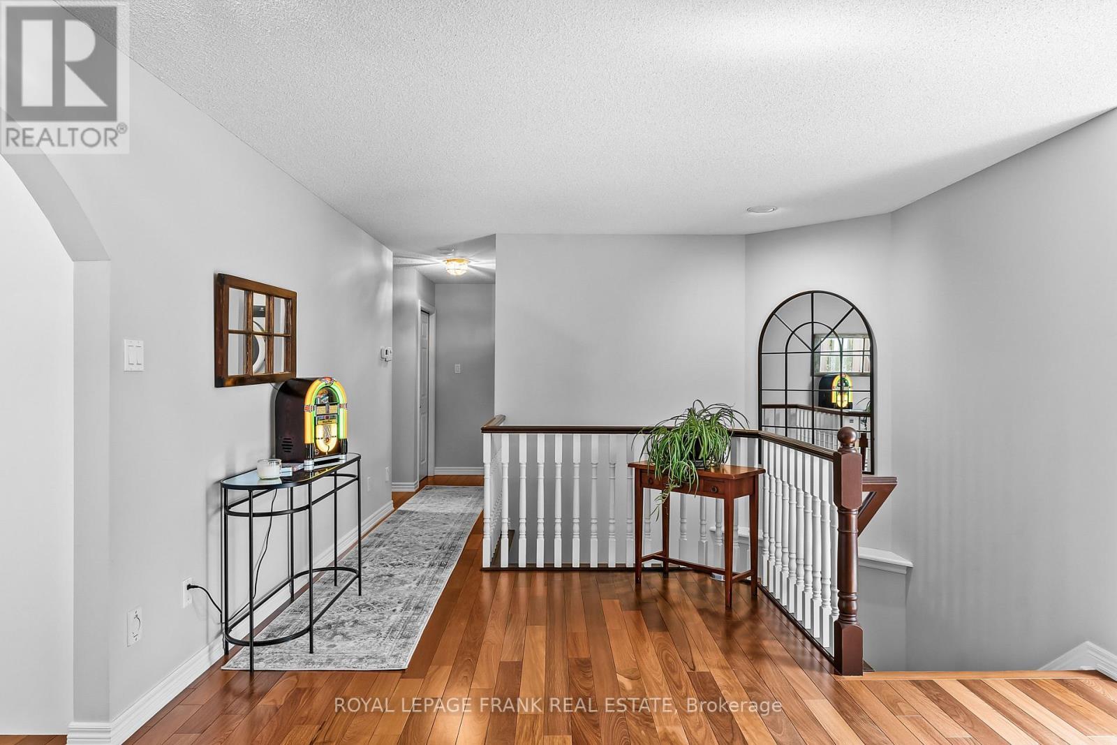 












6 MILL STREET

,
Kawartha Lakes (Bobcaygeon),




Ontario
K0M1A0

