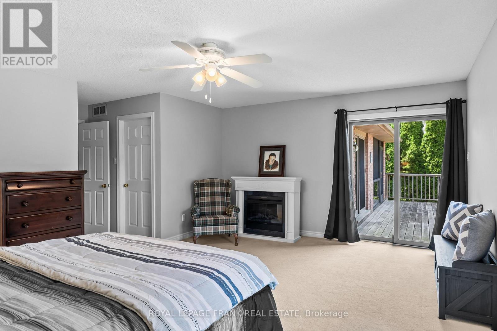 












6 MILL STREET

,
Kawartha Lakes (Bobcaygeon),




Ontario
K0M1A0

