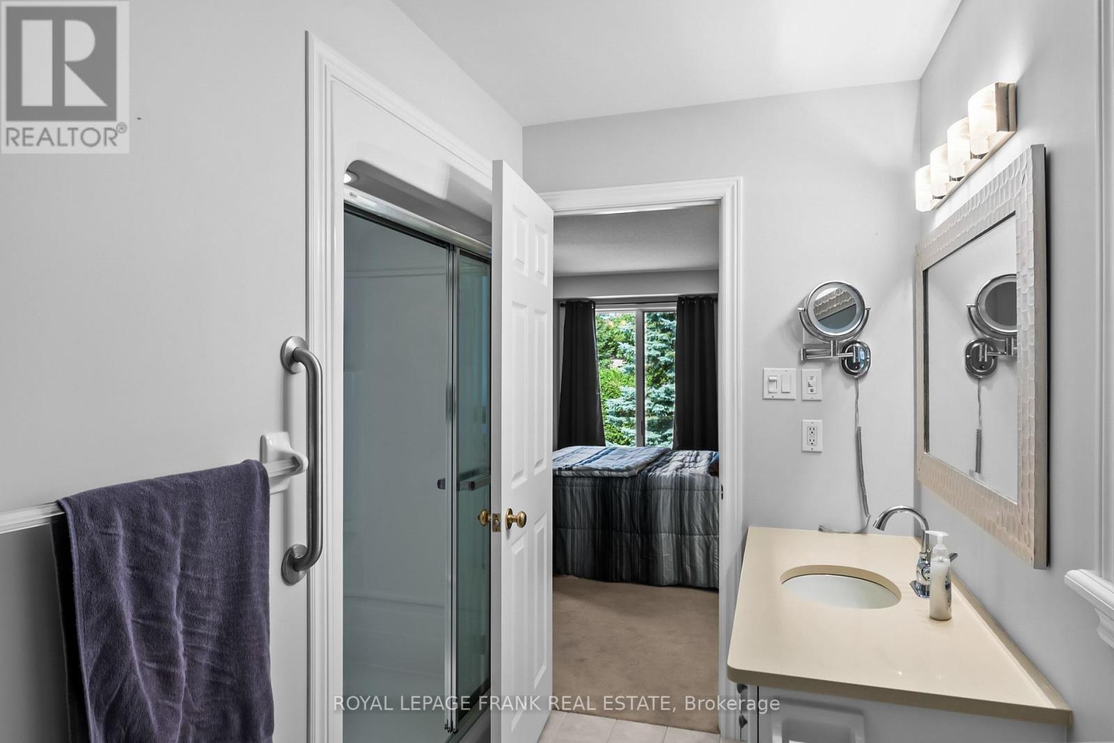 












6 MILL STREET

,
Kawartha Lakes (Bobcaygeon),




Ontario
K0M1A0

