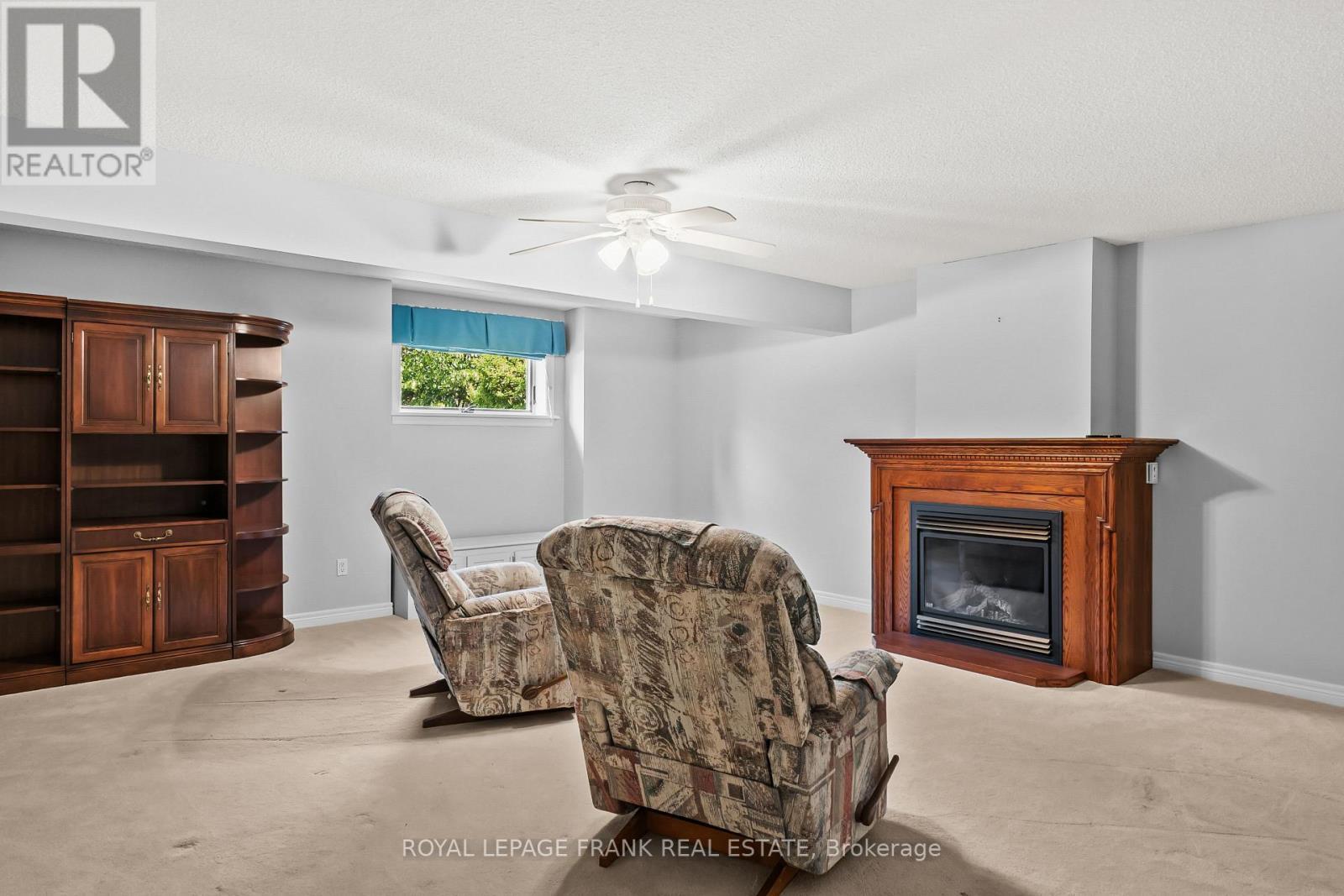 












6 MILL STREET

,
Kawartha Lakes (Bobcaygeon),




Ontario
K0M1A0

