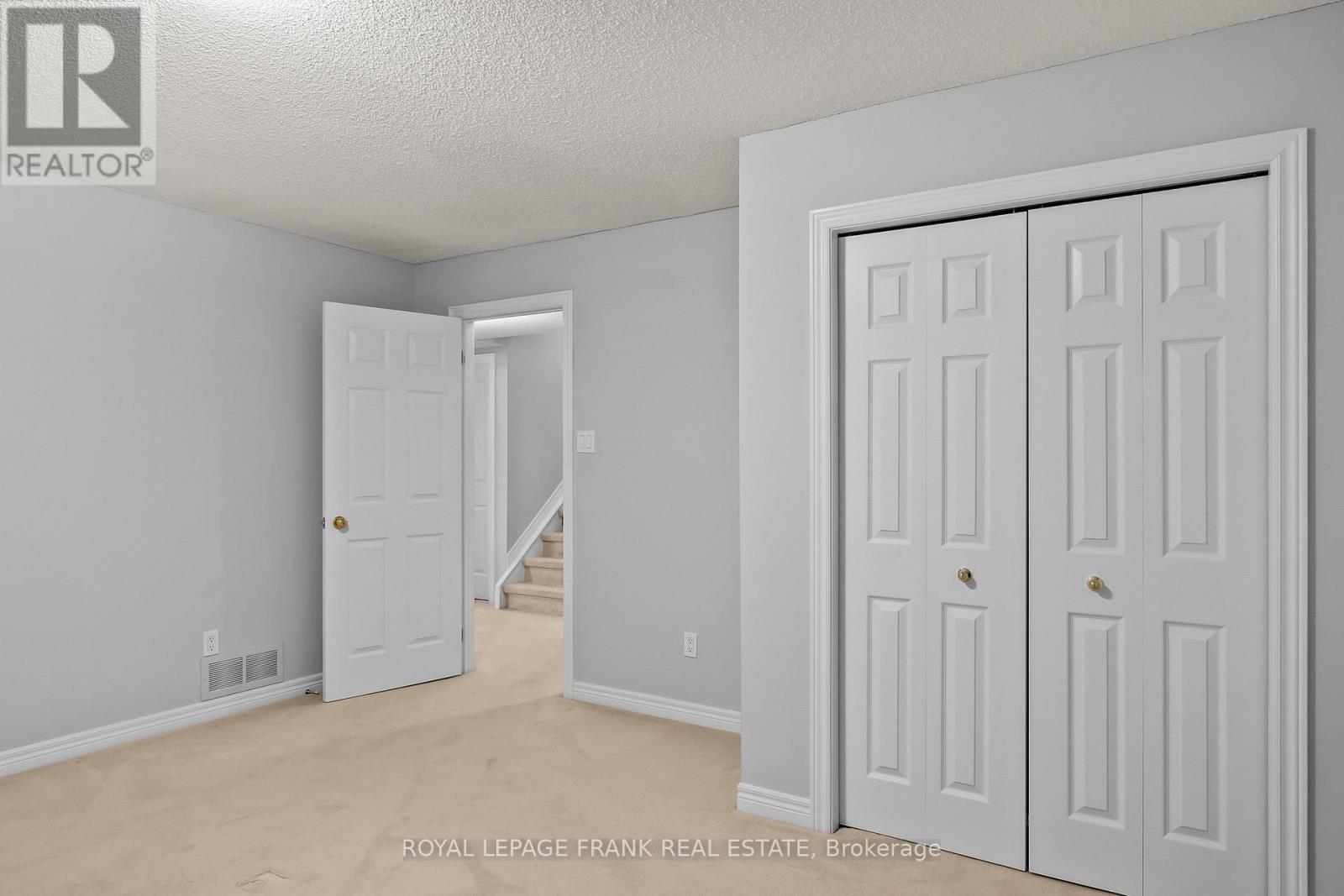 












6 MILL STREET

,
Kawartha Lakes (Bobcaygeon),




Ontario
K0M1A0

