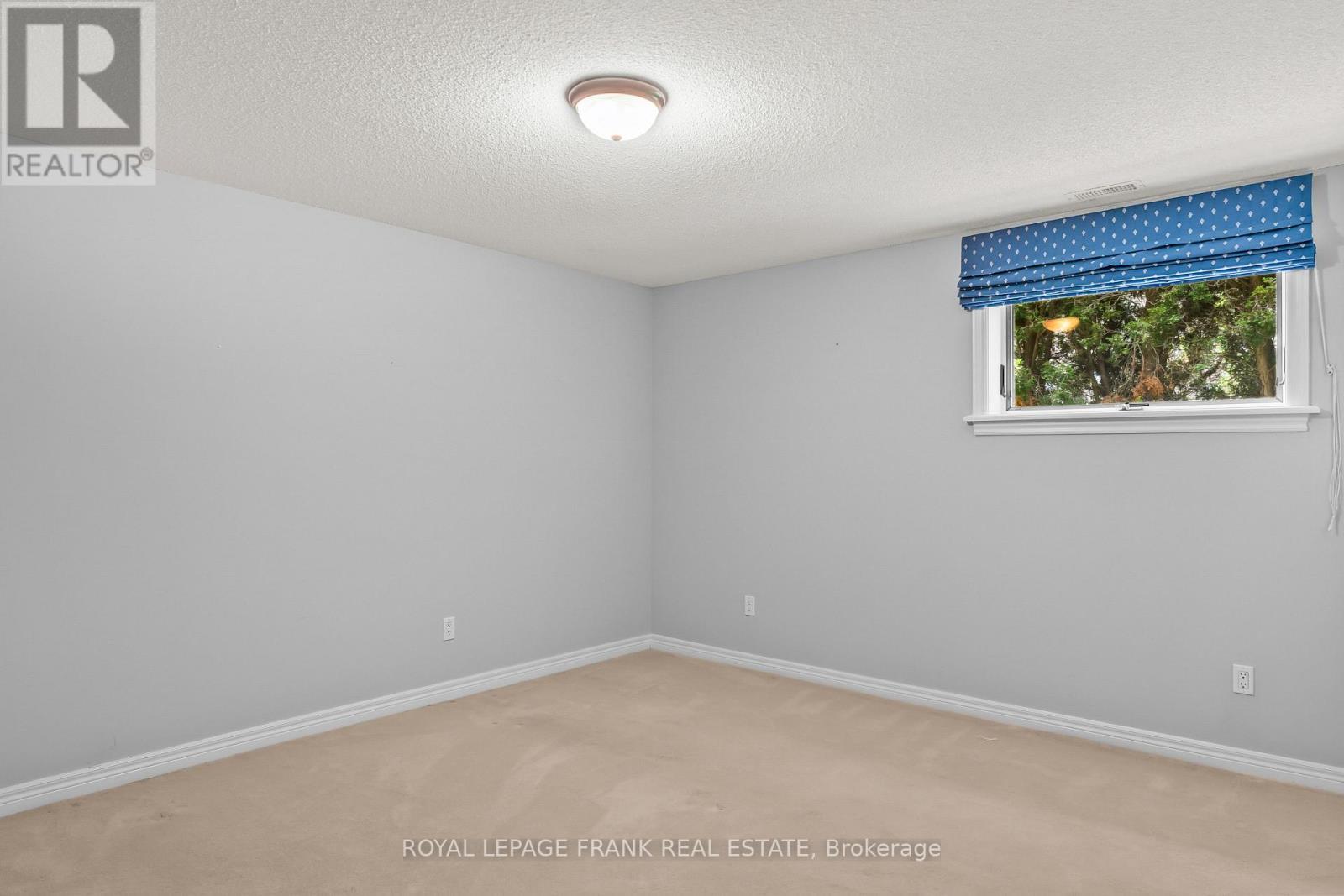 












6 MILL STREET

,
Kawartha Lakes (Bobcaygeon),




Ontario
K0M1A0

