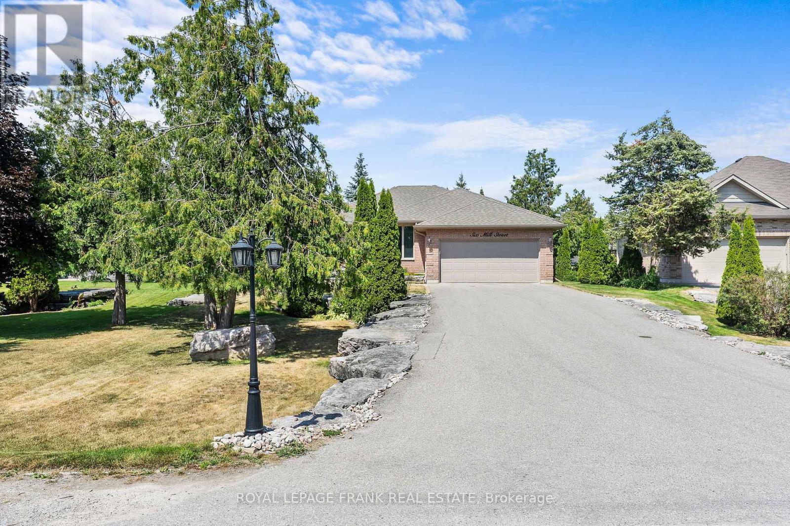 












6 MILL STREET

,
Kawartha Lakes (Bobcaygeon),




Ontario
K0M1A0

