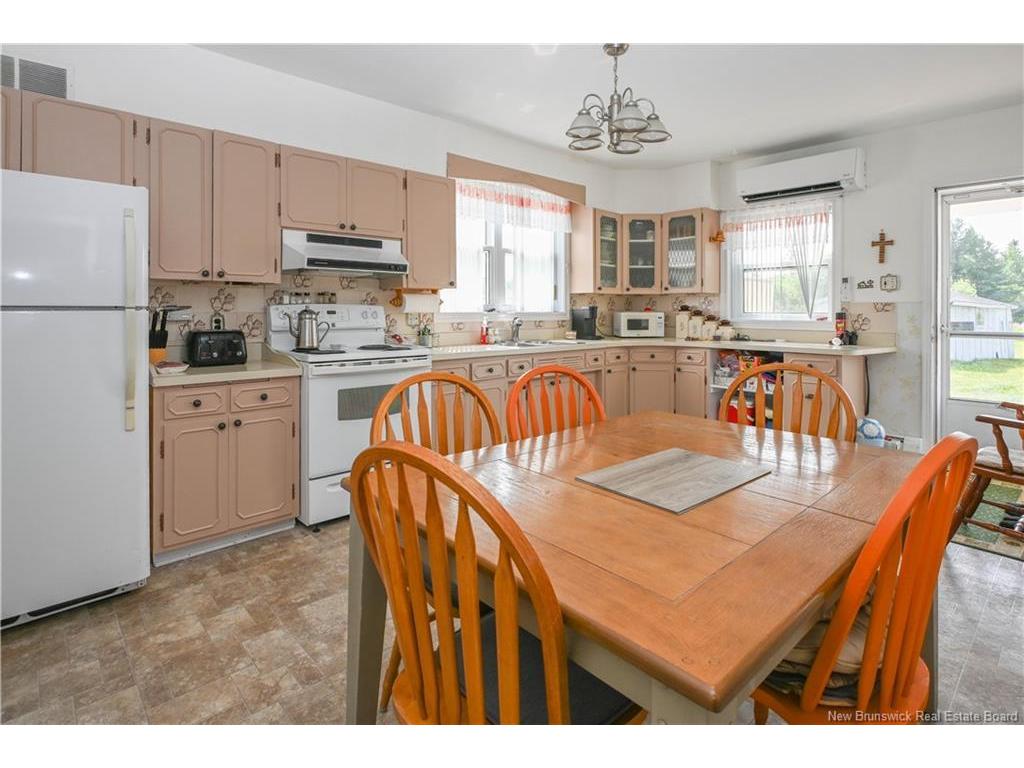 









7934


rue Saint-Paul

ST,
Bas-Caraquet,




NB
E1W 6E1

