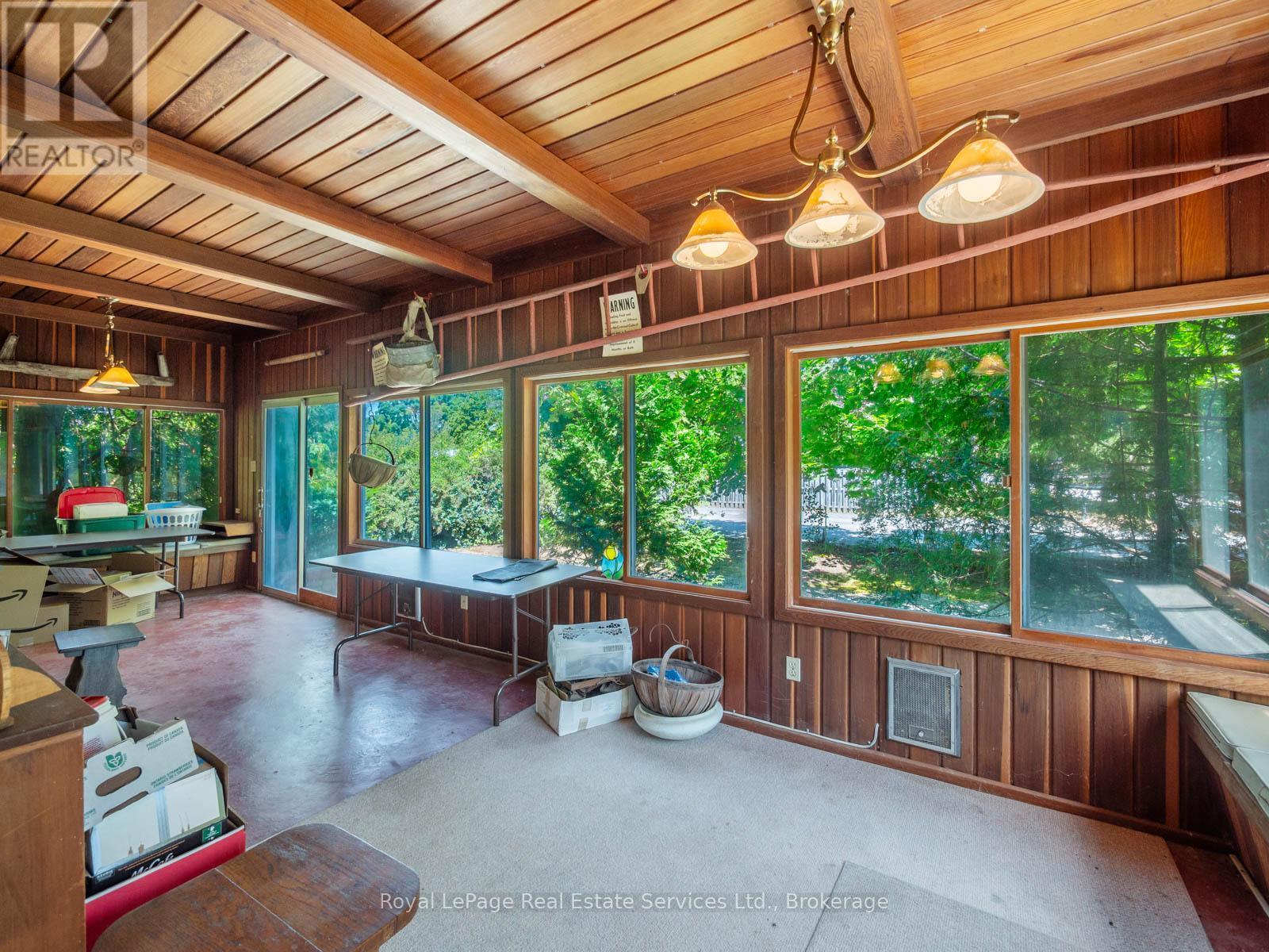 












3175 LAKESHORE ROAD W

,
Oakville (BR Bronte),




Ontario
L6L1J7

