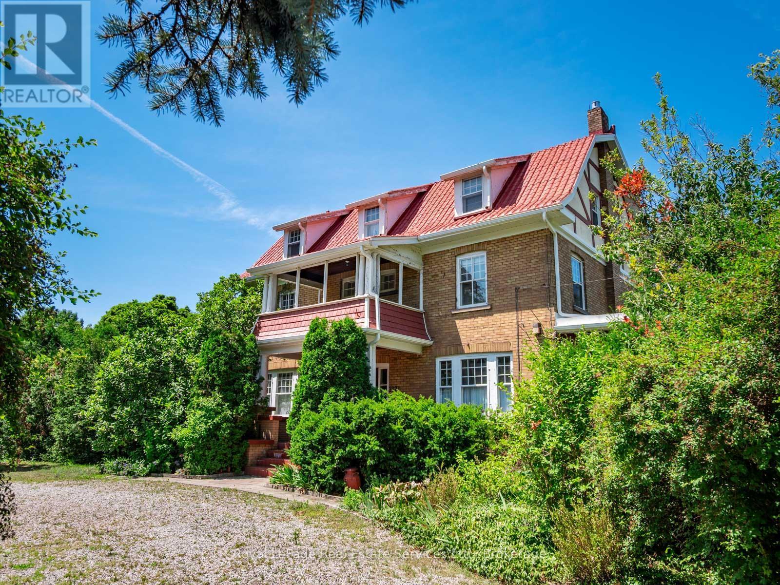 












3175 LAKESHORE ROAD W

,
Oakville (BR Bronte),




Ontario
L6L1J7

