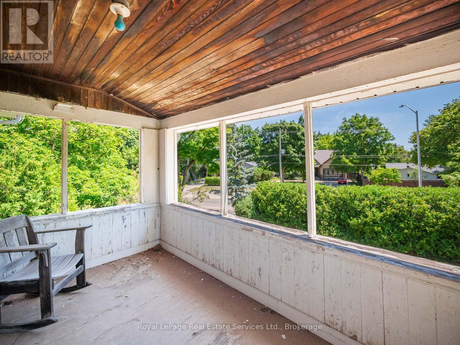 












3175 LAKESHORE ROAD W

,
Oakville (BR Bronte),




Ontario
L6L1J7

