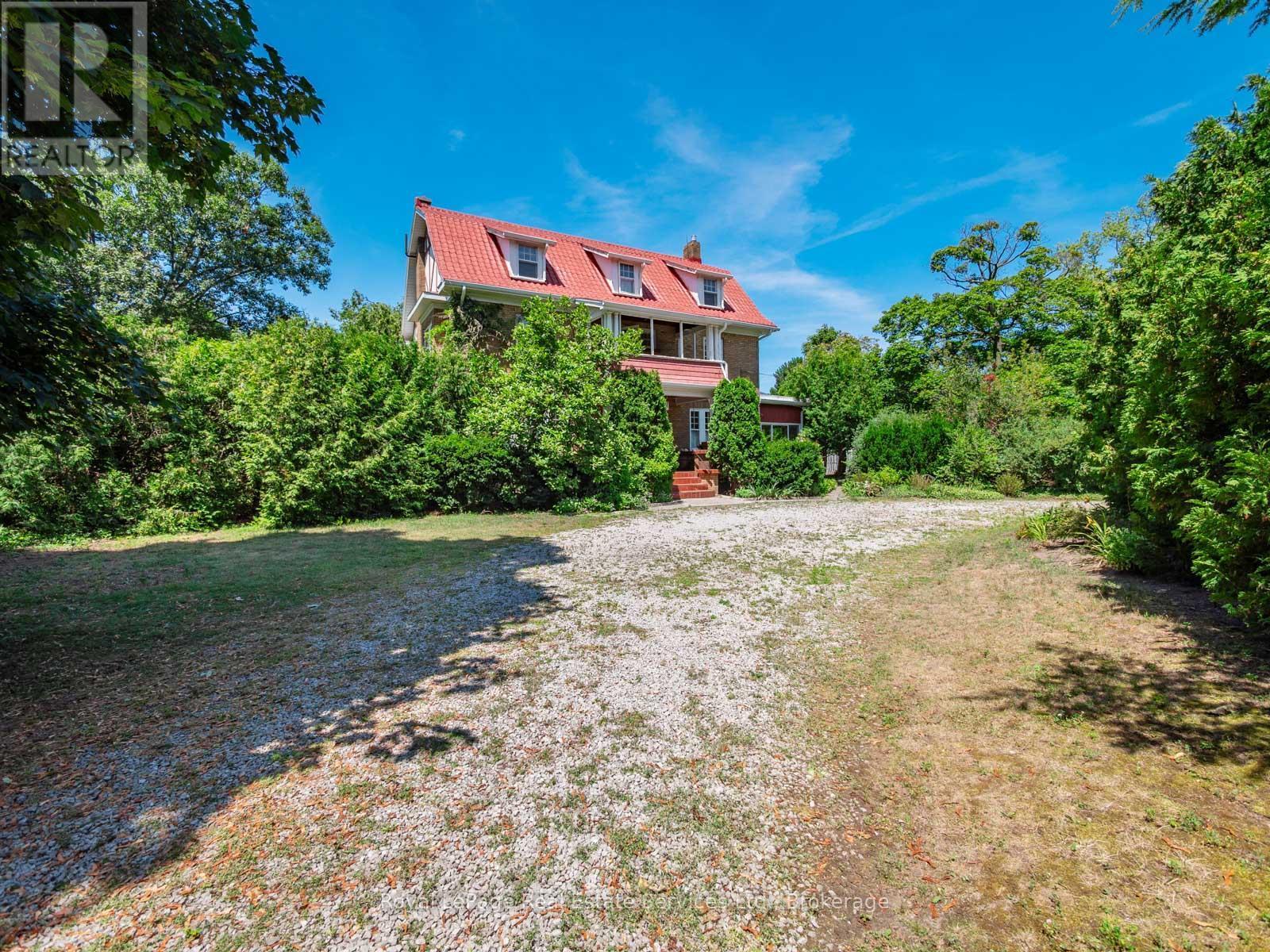 












3175 LAKESHORE ROAD W

,
Oakville (BR Bronte),




Ontario
L6L1J7

