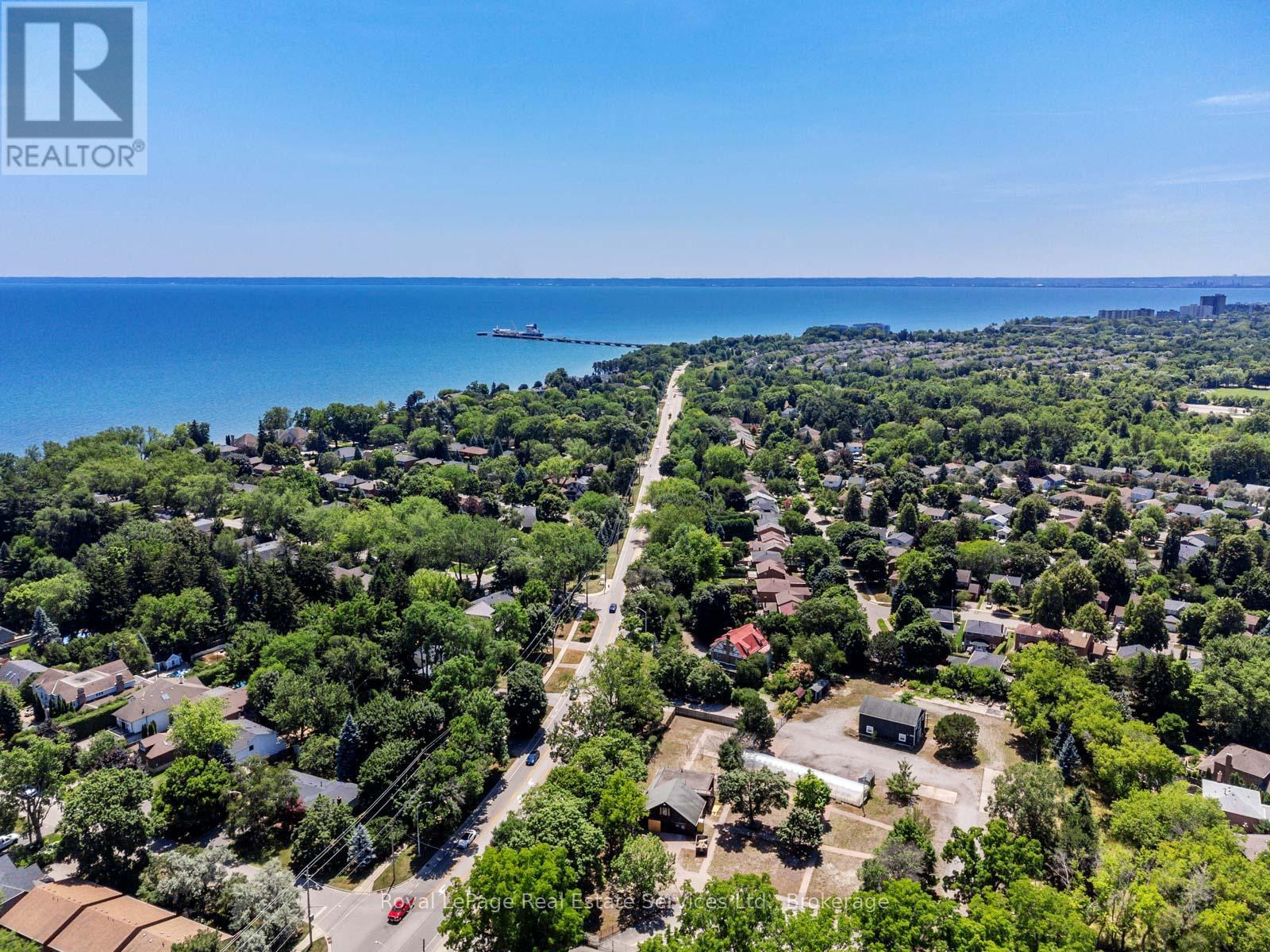












3175 LAKESHORE ROAD W

,
Oakville (BR Bronte),




Ontario
L6L1J7

