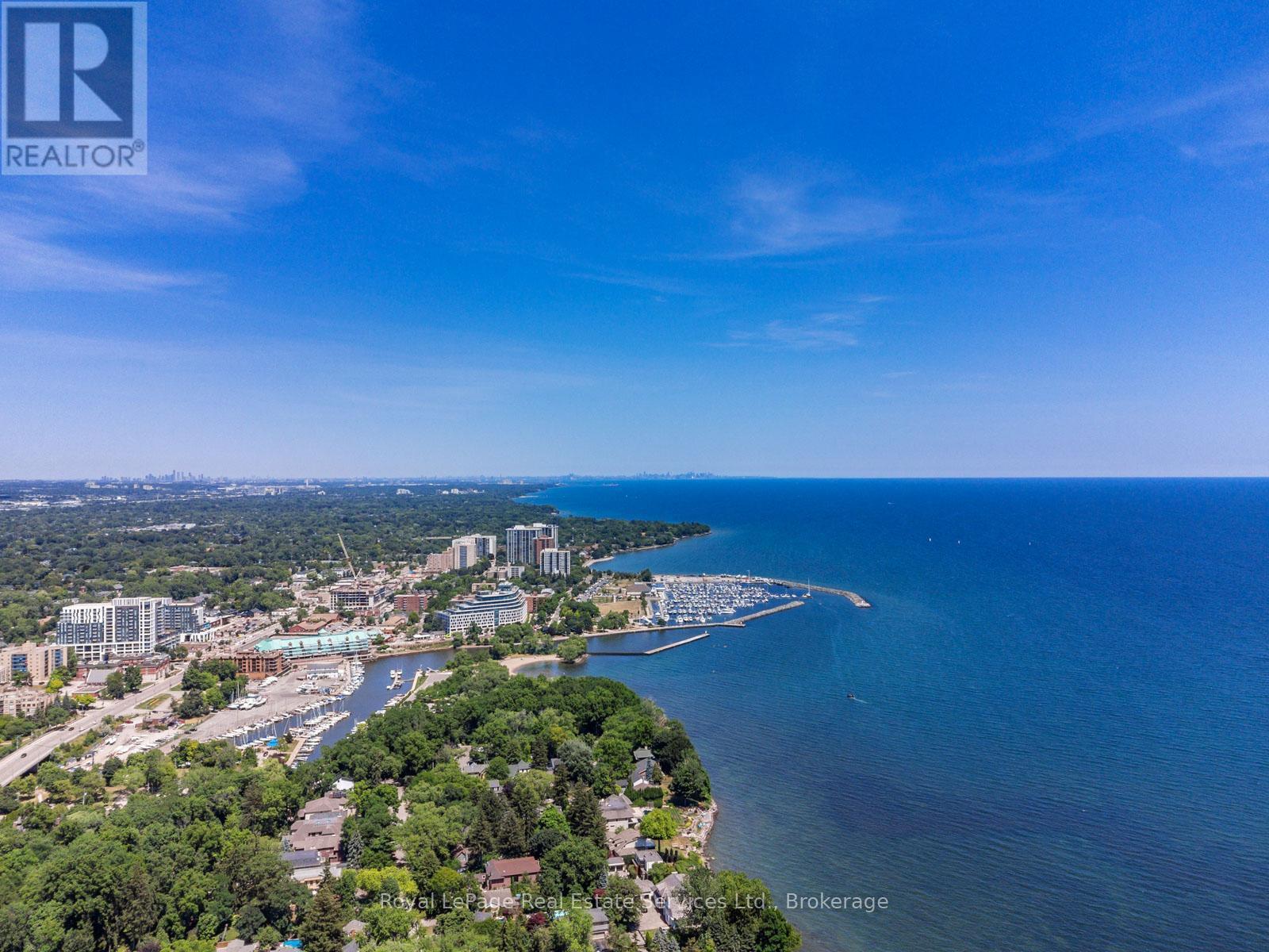 












3175 LAKESHORE ROAD W

,
Oakville (BR Bronte),




Ontario
L6L1J7

