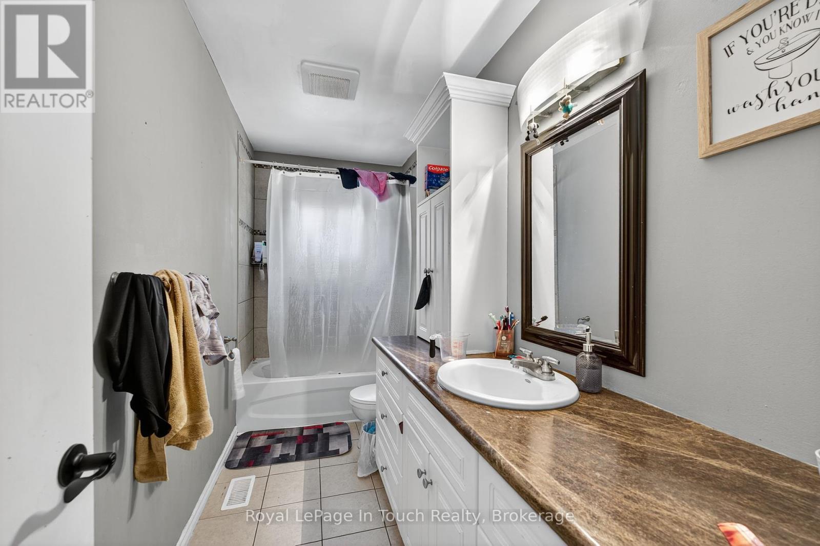 












8906 COUNTY ROAD 93

,
Midland,




Ontario
L4R4K4

