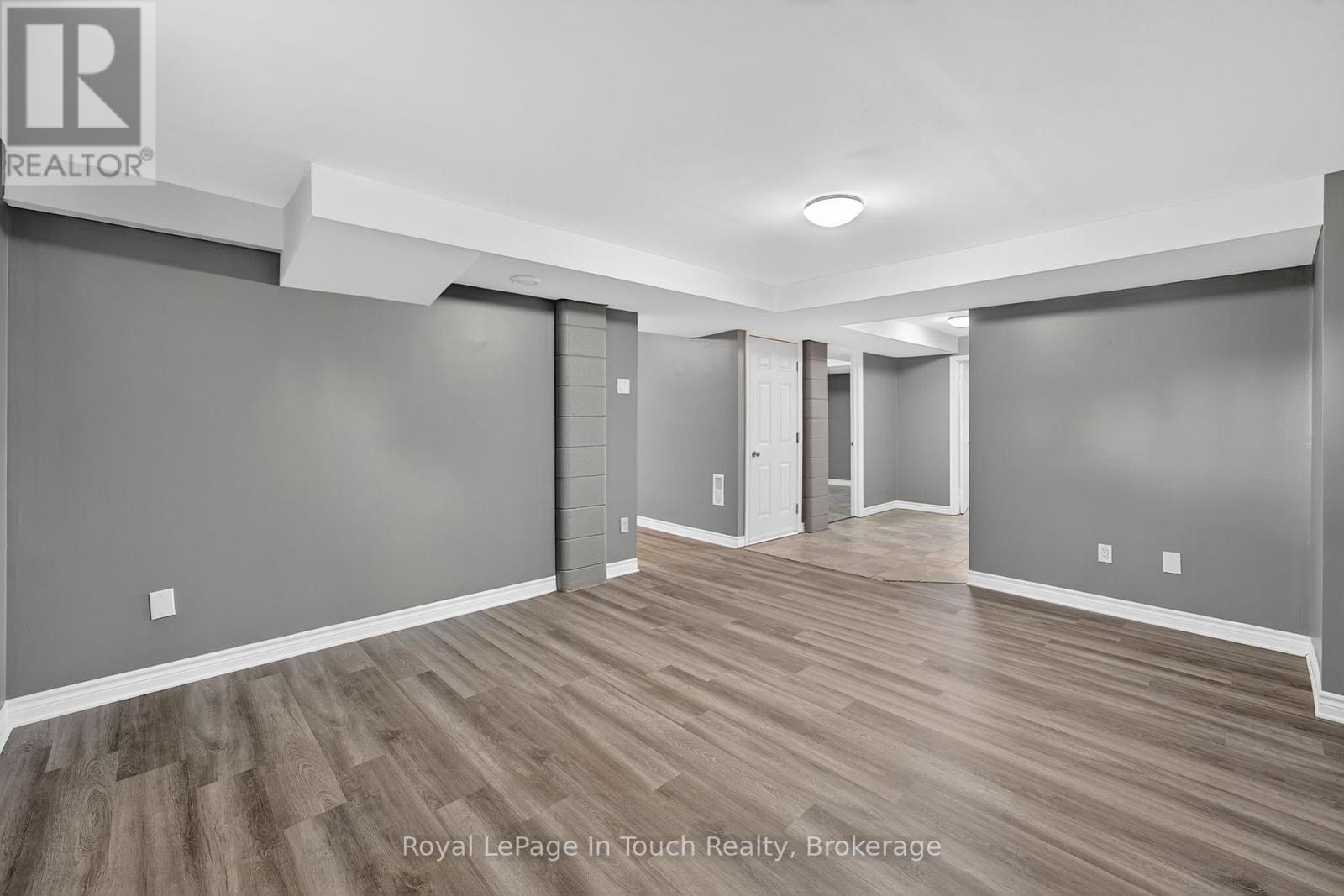 












8906 COUNTY ROAD 93

,
Midland,




Ontario
L4R4K4

