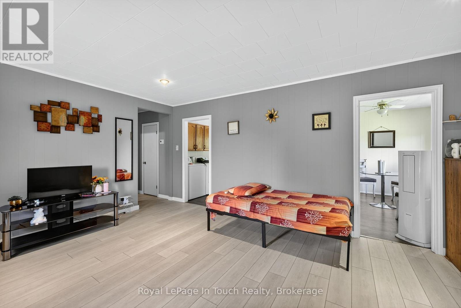 












8906 COUNTY ROAD 93

,
Midland,




Ontario
L4R4K4

