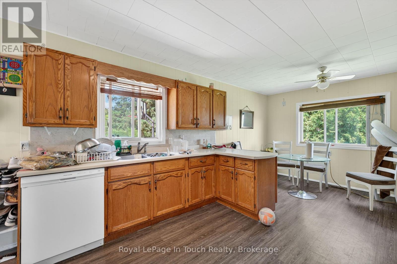 












8906 COUNTY ROAD 93

,
Midland,




Ontario
L4R4K4


