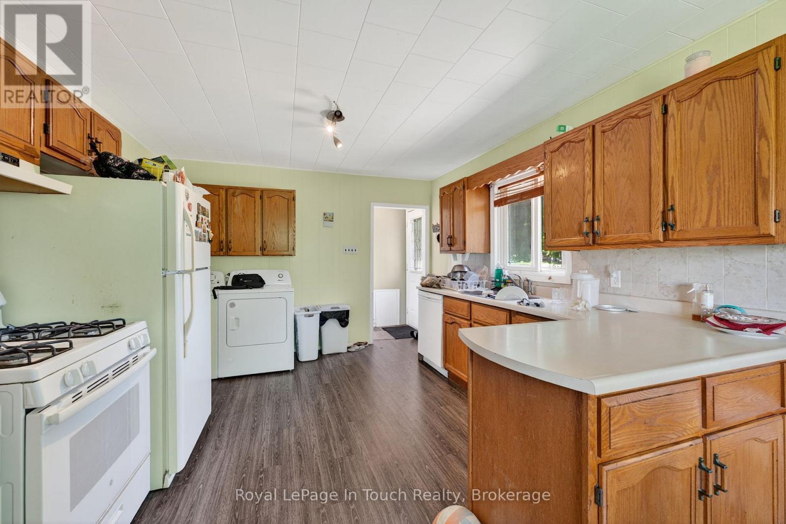 












8906 COUNTY ROAD 93

,
Midland,




Ontario
L4R4K4

